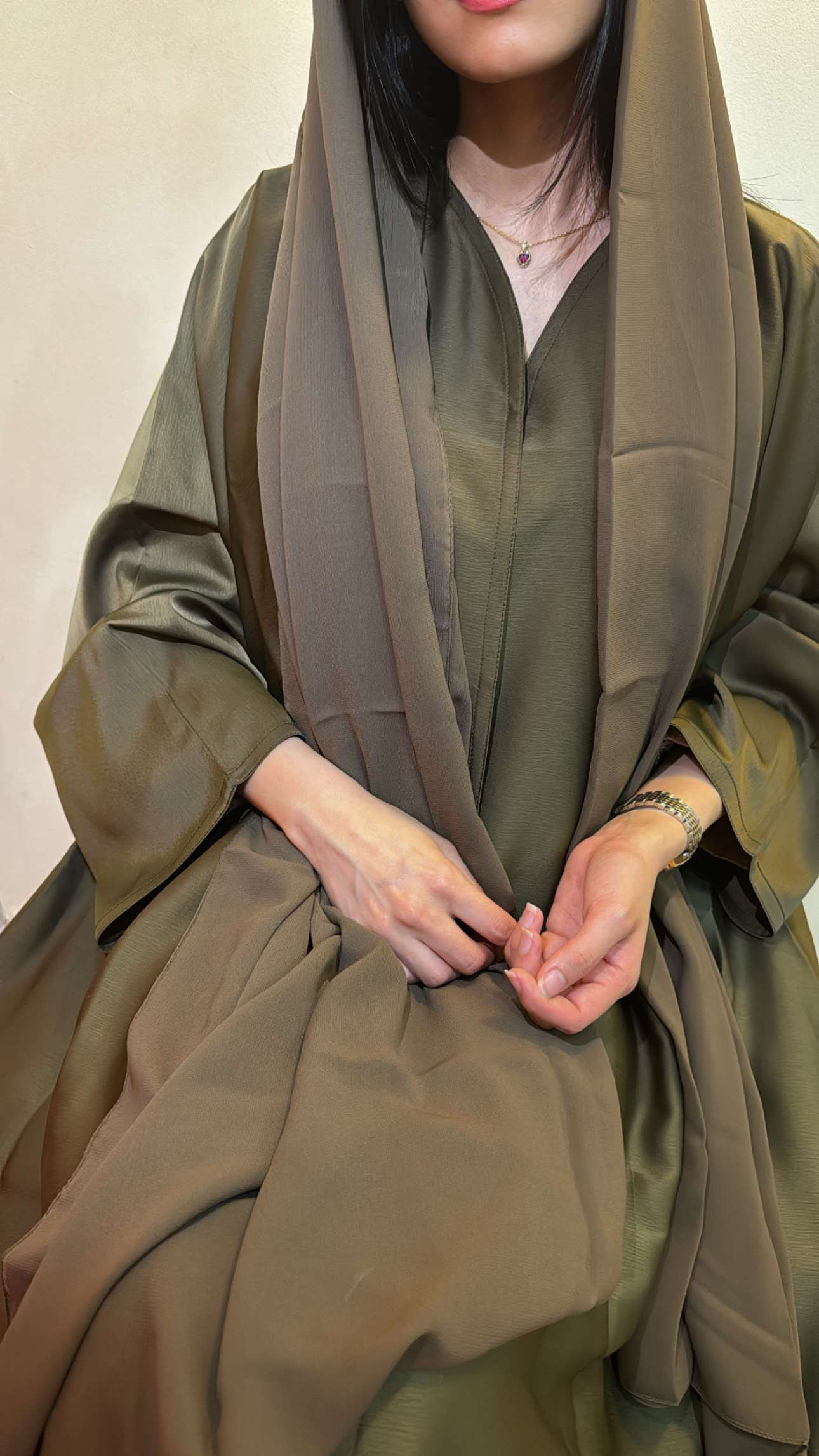 M05 Abaya